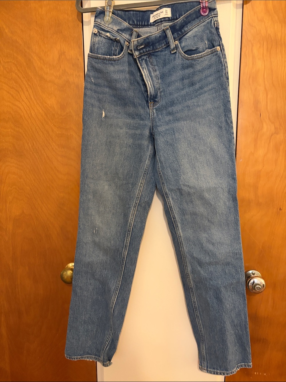 Abercrombie & Fitch Straight-Leg Mid Blue Jeans